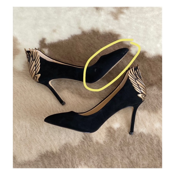 ❌SOLD❌ Katy Perry Starling Pump || Black & Gold || 6 - Picture 5 of 7